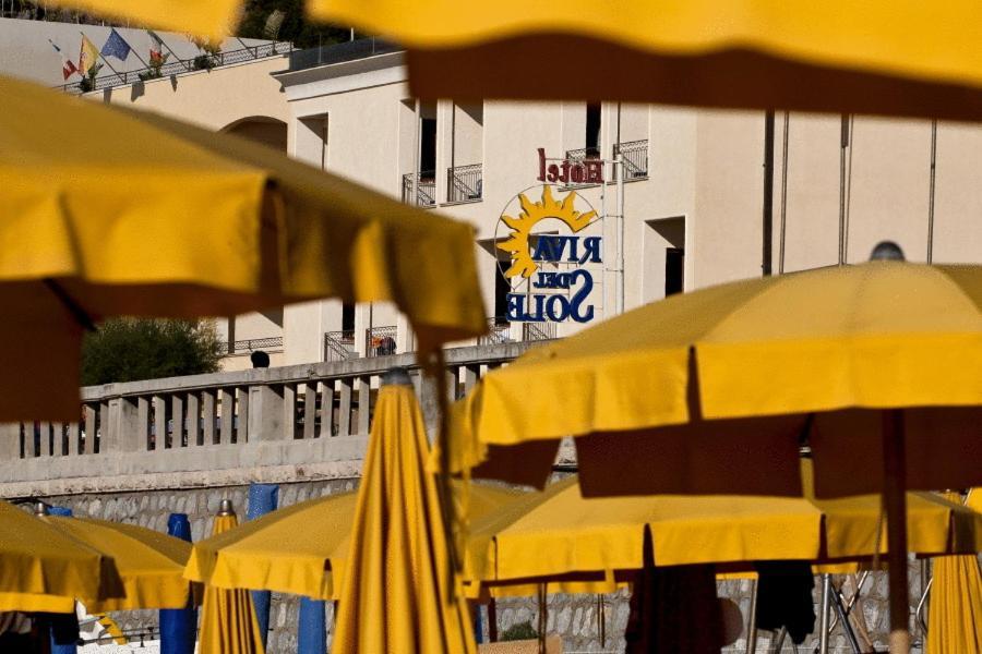 Hotel Riva Del Sole تْشيفالو المظهر الخارجي الصورة
