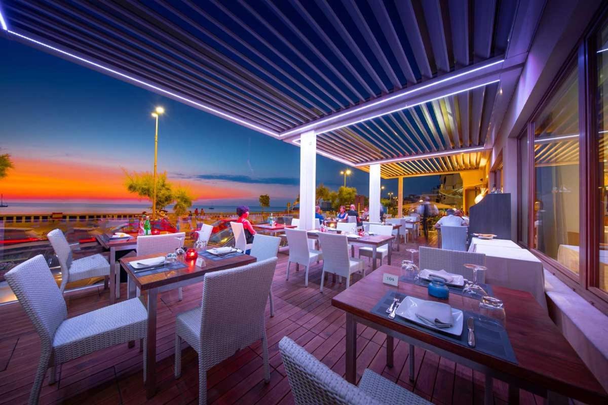 Hotel Riva Del Sole تْشيفالو المظهر الخارجي الصورة