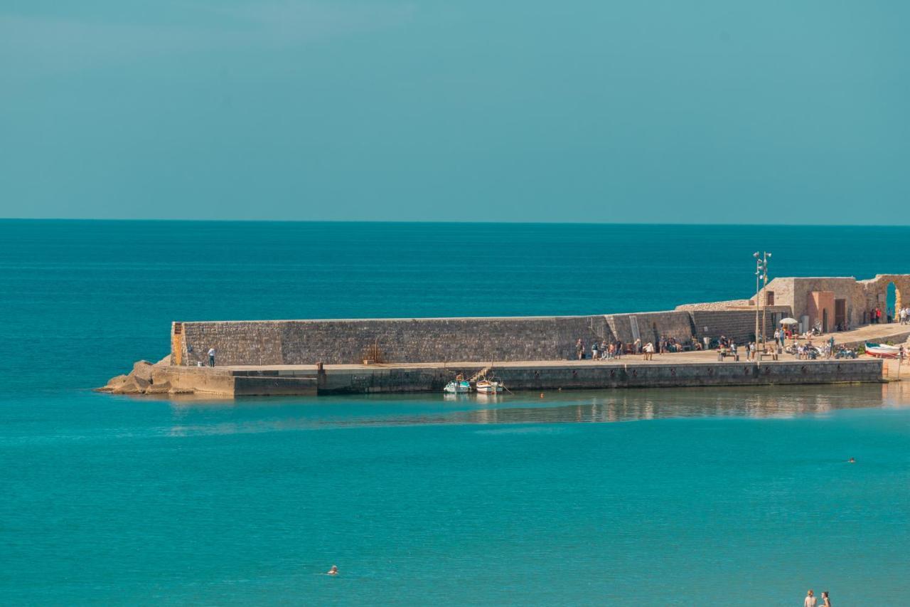Hotel Riva Del Sole تْشيفالو المظهر الخارجي الصورة