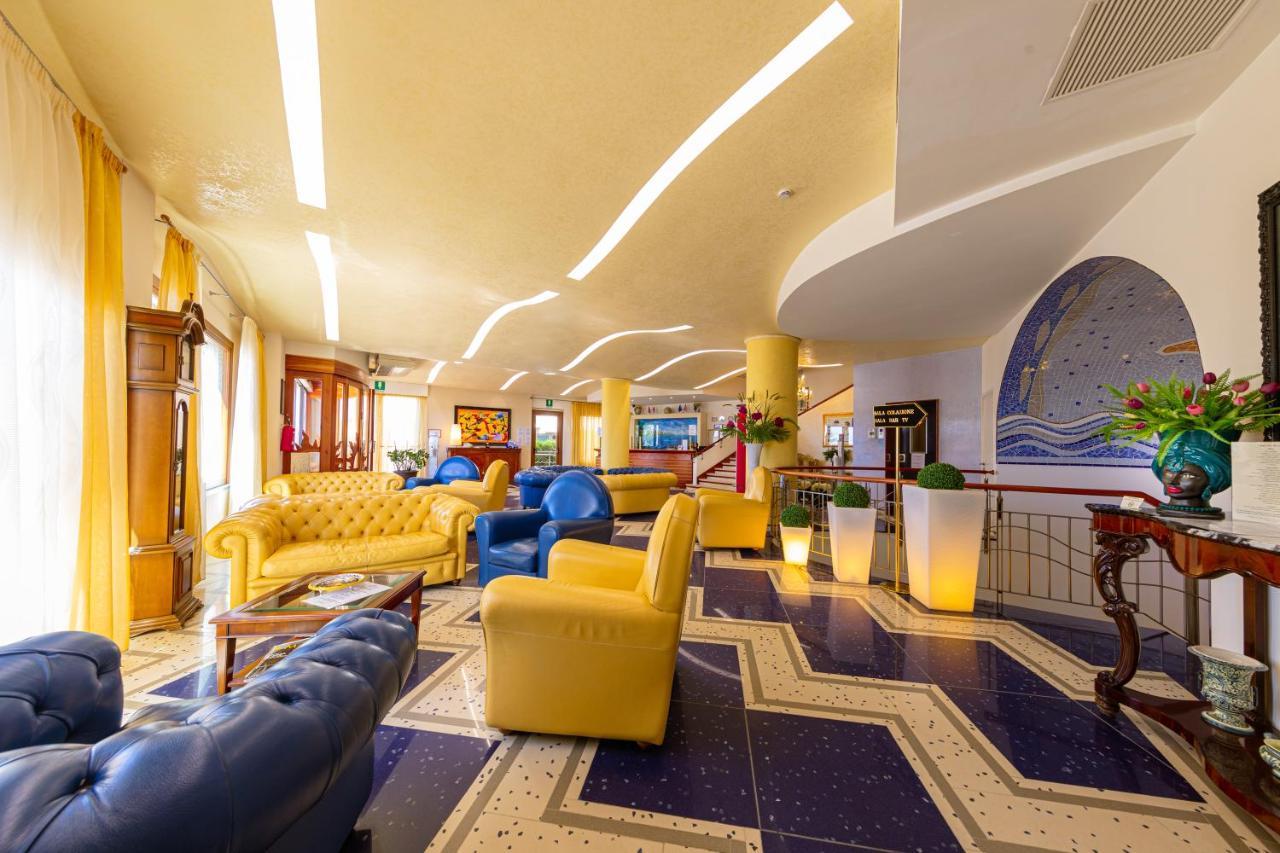 Hotel Riva Del Sole تْشيفالو المظهر الخارجي الصورة