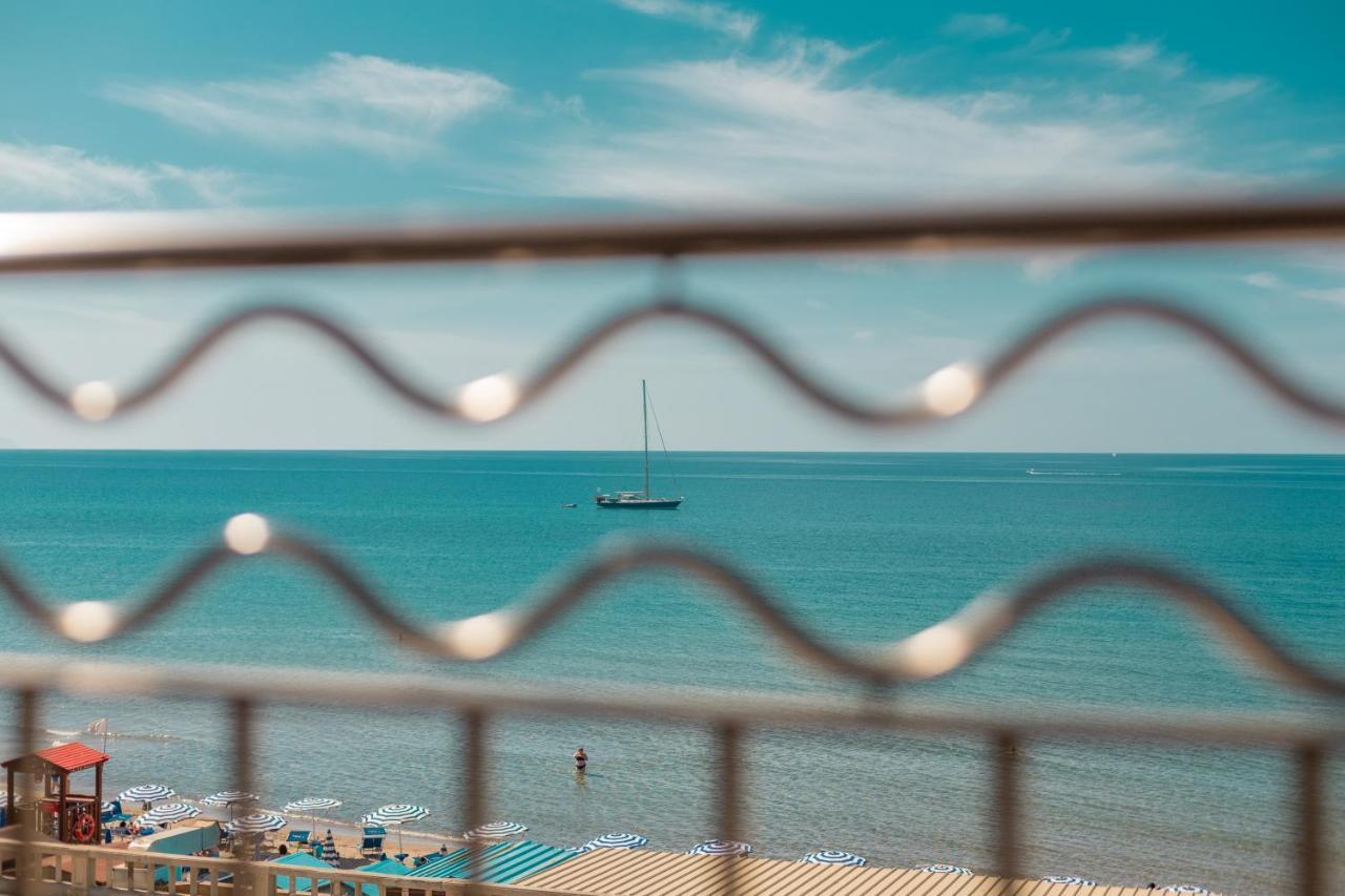 Hotel Riva Del Sole تْشيفالو المظهر الخارجي الصورة
