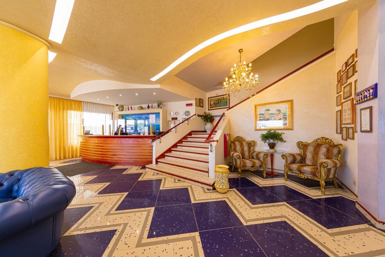 Hotel Riva Del Sole تْشيفالو المظهر الخارجي الصورة