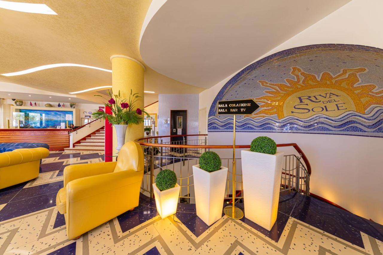 Hotel Riva Del Sole تْشيفالو المظهر الخارجي الصورة