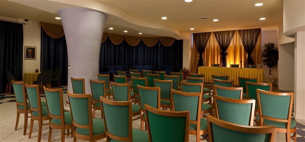 Hotel Riva Del Sole تْشيفالو المظهر الخارجي الصورة