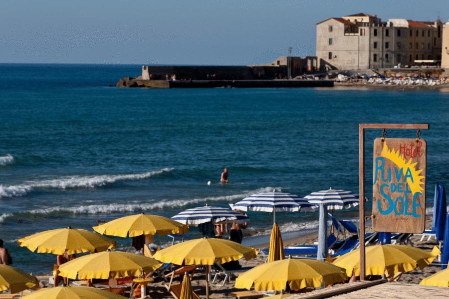 Hotel Riva Del Sole تْشيفالو المظهر الخارجي الصورة